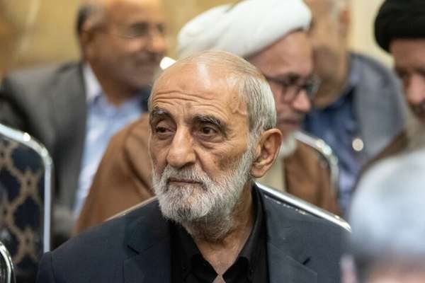 حسین شریعتمداری: باز کردن تنگه هرمز به معنی خلع سلاح جمهوری اسلامی است