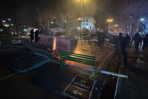 بیش از ۱۸۰ ساعت بیخبری کامل؛ قطع اینترنت در ایران از مدت زمان آبان ۹۸ نیز عبور کرد