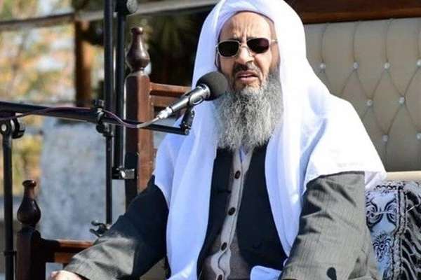 خطيب أهل السنة في إيران يطالب بإطلاق سراح السجناء السياسيين وتحسين الوضع الأمني في زاهدان