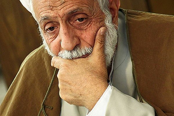 نماینده اصفهان: مسئولان ضعفها را به یکدیگر بگویند نه اینکه در تریبونها فریاد بزنند