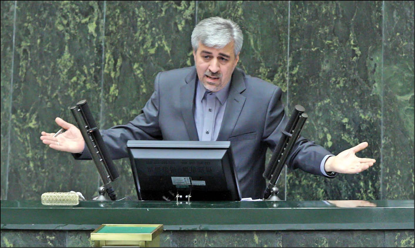 تلاش وزیر ورزش برای لاپوشانی؛ تعرض جنسی به فوتبالیست‌ها بزرگنمایی شده است