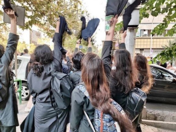 در جنبش مهسا و اعتراضهای مشابه حکومت تلاش کرد با روایتسازی و اطلاعات غلط افکار عمومی را منحرف کند