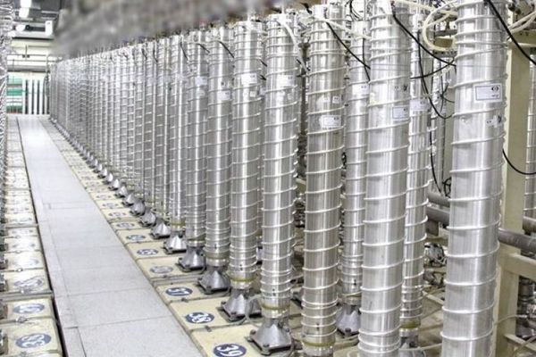 وكالة الطاقة الذرية: إيران تضخ يورانيوم مخصبًا بنسبة 20٪ في جهاز طرد متطور