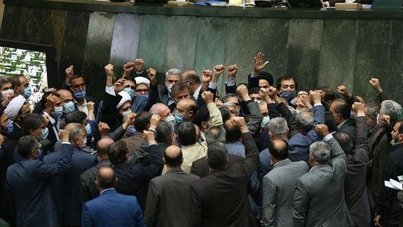 طرح جدید نمایندگان مجلس؛ کسانی که توسط غرب تحریم شوند امتیاز ایثارگری میگیرند