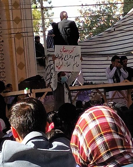 مولوی عبدالحمید: فرصت اصلاحات از دست رفت؛ اعتراضات کردستان نباید با گلوله پاسخ داده شود