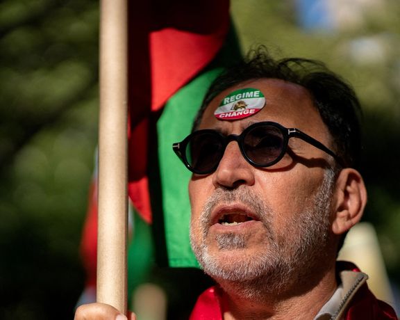 An Irnaian American protesting outside the UN headquarters in NY, Sept. 21, 2022