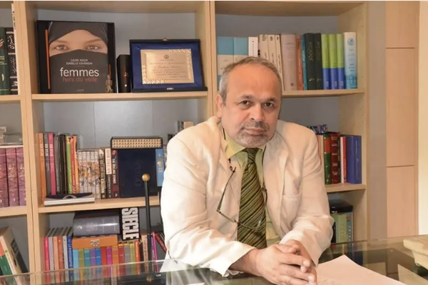 إعلامي إيراني: إبراهيم نبوي انتحر غريبا بعد أن فتح فصلًا جديدًا في الأدب الساخر