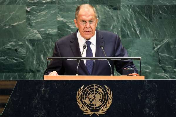 وزير خارجية روسيا: سياسة الغرب تجاه إيران غير مقبولة