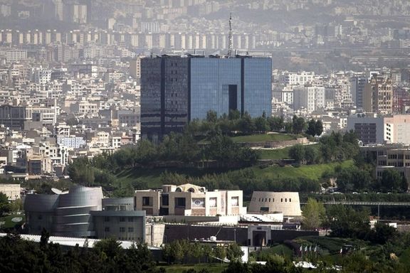 وال استریت ژورنال: ایران با ایجاد شبکه شرکتهای نیابتی، تحریمهای بانکی را دور میزند