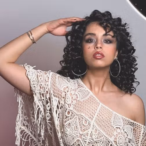 Instagram pages of two Iranian female singers taken offline by police