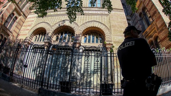 Police secure the New Synagogue in Berlin, Germany, September 22, 2020.