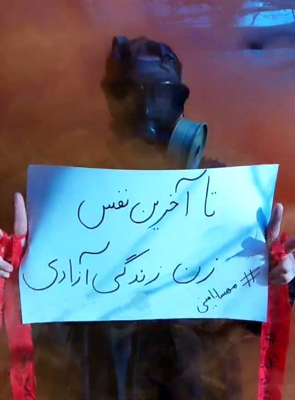 استمرار مظاهر انتفاضة الإيرانيين.. فيديوهات دعم لفتيات "إكباتان" وهتافات ضد النظام 