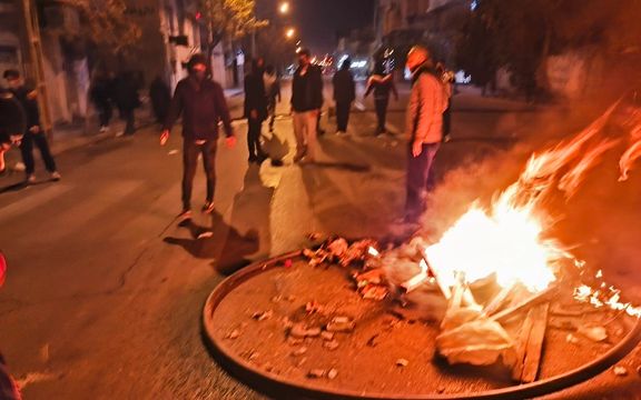 البرلمان الأوروبي يطالب بطرد دبلوماسيي إيران ودعم الإنترنت الحر