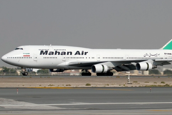 إسرائيل: طهران تسعى لإعادة بناء حزب الله بإرسال حقائب مليئة بالدولارات