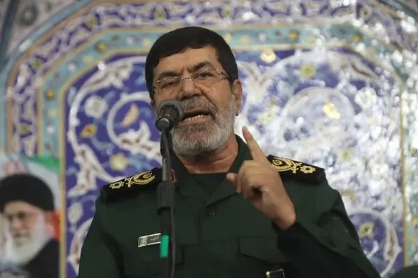 سخنگوی پیشین سپاه پاسداران: نسبت به تطهیر خاندان پهلوی هشدار میدهم