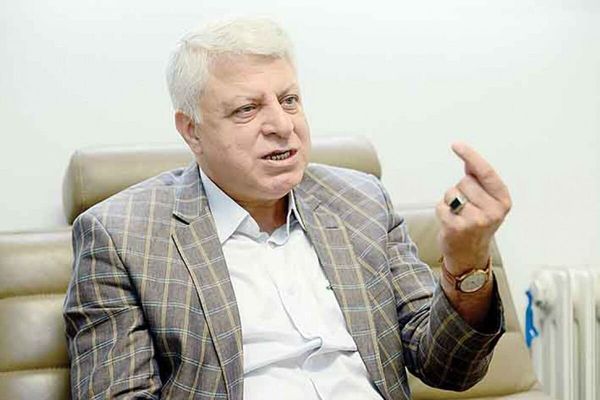 فیاض زاهد، عضو شورای اطلاعرسانی دولت، با انتشار متنی اعتراضی کنارهگیری کرد