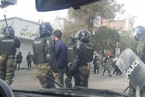 بررسی عفو بینالملل؛ عاملان سرکوب خیزش مهسا چگونه از مجازات مصون ماندهاند؟