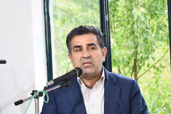 رییس کمیسیون اجتماعی مجلس: سفرهای ششماه اخیر برخی مدیران به خارج از کشور مشکوک است