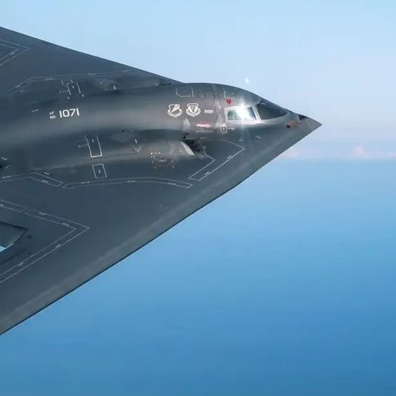 آیا ترامپ با بمبافکن غولپیکر وارد جنگ میشود