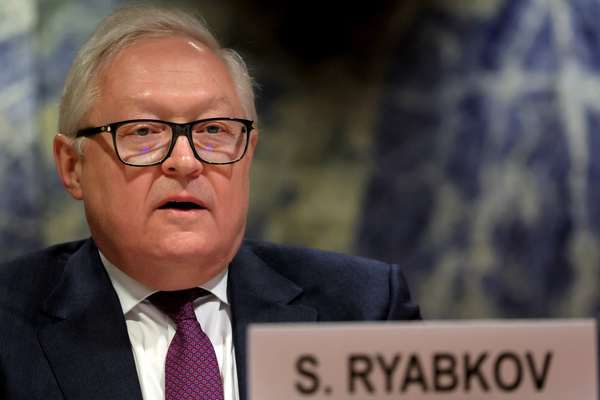 With UN Sanctions Expired, Russia To Expand Military Ties With Iran