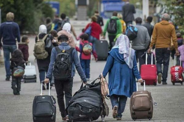 نتيجة استطلاع: نصف الإيرانيين الشبان تحت الثلاثين يميلون إلى الهجرة