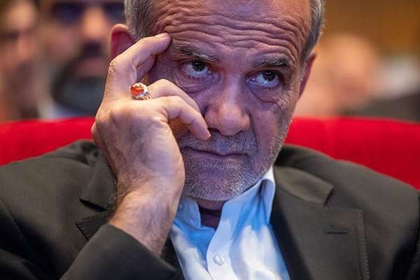 سجلات الاعتقال تقوّض الثقة.. الرئيس الإيراني يدعو المقيمين في الخارج إلى "العودة دون خوف"