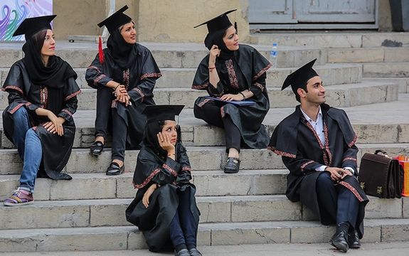 روزنامه اعتماد: افزایش هزینه آزادسازی مدارک، تقلا برای جلوگیری از مهاجرت دانشآموختگان است