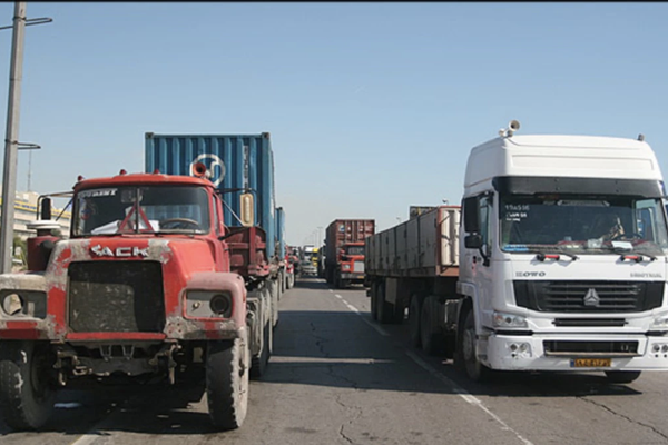 Iranian Truckers Plan Nationwide Strike Amid Protests