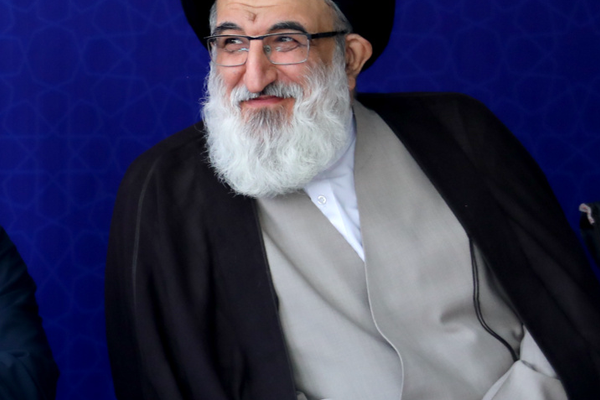 ممثل خامنئي: العدو يحاول خلق استقطاب بين الإيرانيين بأزمات نقص الكهرباء والمياه