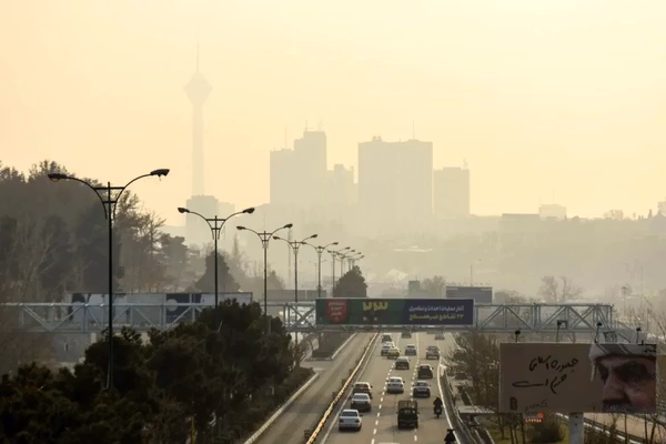 التلوث يتفاقم في إيران.. و6 أيام فقط من الهواء النقي في العاصمة طهران هذا العام