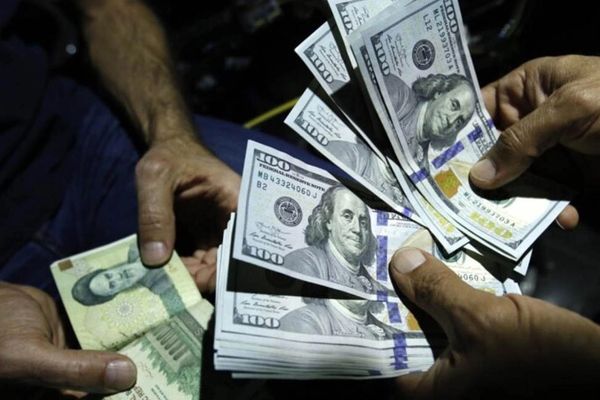 هشدار جمعی از نمایندگان مجلس به سران سه قوه درباره حذف ارز ۲۸ هزار و ۵۰۰ تومانی