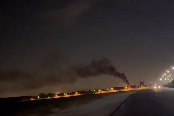 إيرانيون يوثّقون الغارات الإسرائيلية ويحمّلون خامنئي مسؤولية الأزمات الحالية