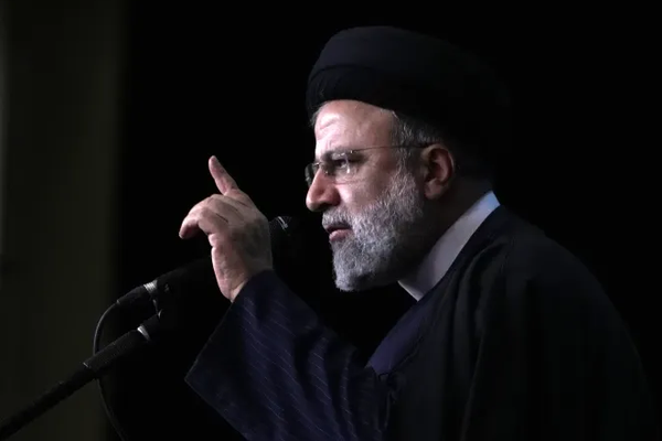 بسبب تعليقاتهم على موت "رئيسي".. اعتقالات ومضايقات ضد النشطاء في إيران