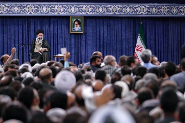 Khamenei Meets Cherrypicked Baluchis In Bid To Calm Tensions