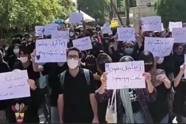 Iran’s Regime Faces Danger If It Ignores Protests, Says Pundit