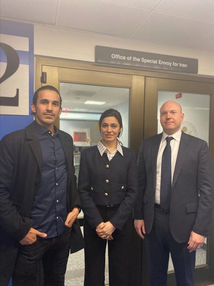 آبرام پیلی با مسیح علینژاد و فرزندان جمشید شارمهد دیدار کرد