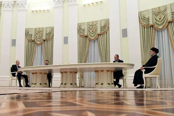 Putin, Iran's Raisi Hold Phone Discussion Over Nuclear Issue