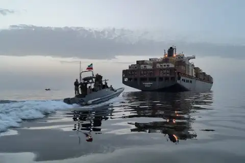 جمهوری اسلامی مذاکرات با عمان برای تردد در تنگه هرمز را «مثبت» خواند