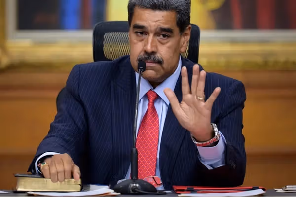 نیویورکپست: آمریکا در حال بررسی تبعید مادورو به قطر است