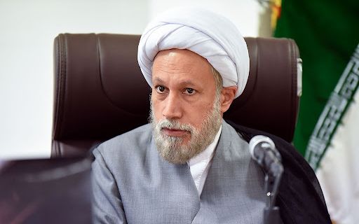 نماینده خامنهای در استان فارس: خشکی آسمان و بچهدار نشدن مردم به خاطر گناهان است