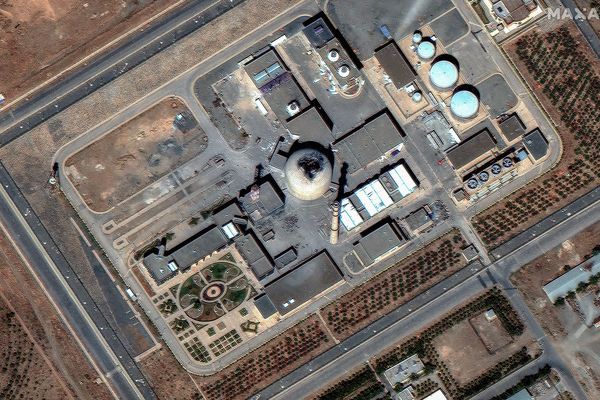 صحيفة إسرائيلية: النظام الإيراني جريح ومُهان والفرصة سانحة لاتفاق نووي أكثر صرامة