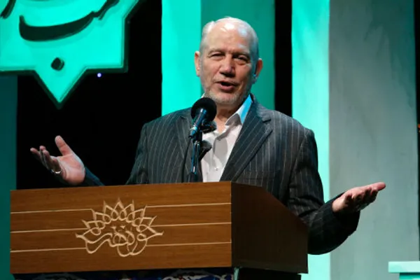 مشاور عالی خامنهای: آمریکا نمیتواند روابط اقتصادی ما را کنترل کند