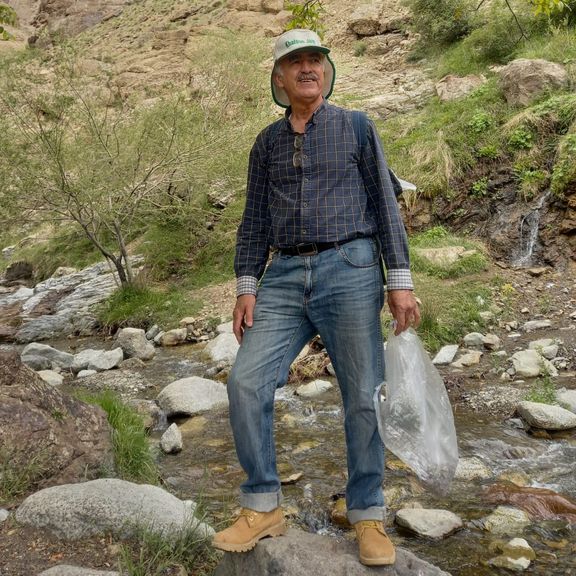 شهریار بیات، زندانی عقیدتی پس از نقض حکم اعدام به ۵ سال زندان و یک سال کار اجباری محکوم شد