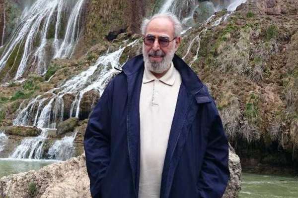 نقل السجين السياسي البارز أبو الفضل قدیاني إلى العناية المركزة في أحد مستشفيات طهران