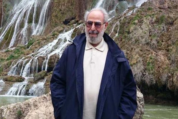 نقل السجين السياسي البارز أبو الفضل قدیاني إلى العناية المركزة في أحد مستشفيات طهران