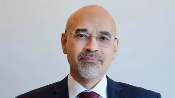 روزبه پارسی از موسسه امور بینالملل سوئد کنارهگیری کرد