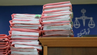 فساد؛ سیب خرابی که در جعبه معیوبی افتاده بود