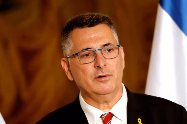 وزیر خارجه اسرائیل: از اخراج سفیر جمهوری اسلامی از لبنان استقبال میکنیم