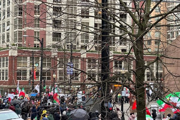 الإيرانيون يتجمعون في مدن العالم ويطالبون بإعلان الحرس الثوري منظمة إرهابية