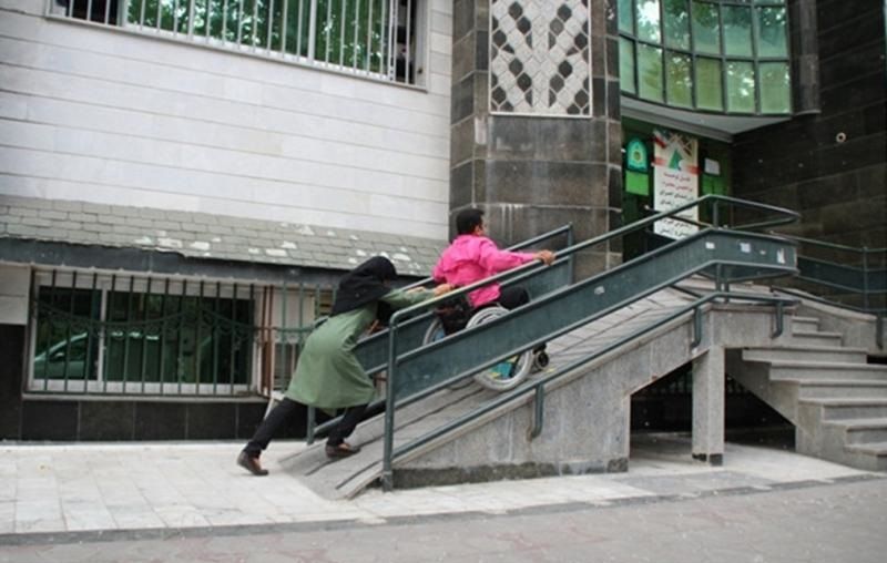 مدیرعامل انجمن دفاع از حقوق معلولان: تصویب قوانین برای معلولان پُز سیاسی است